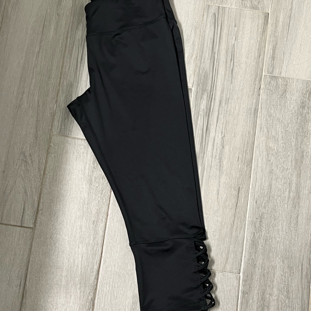 Black Leggings. Size L